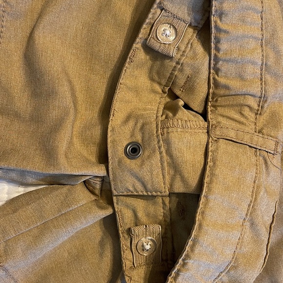 Cat and Jack Boys 4T Moisture wicking Khaki shorts - Picture 5 of 6